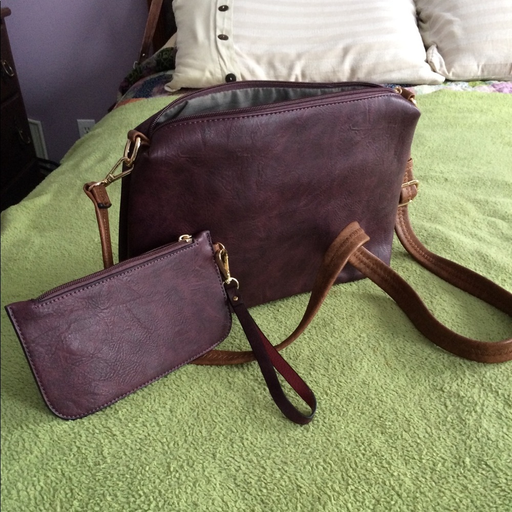 Purple purse and wrist wallet.  Never used!